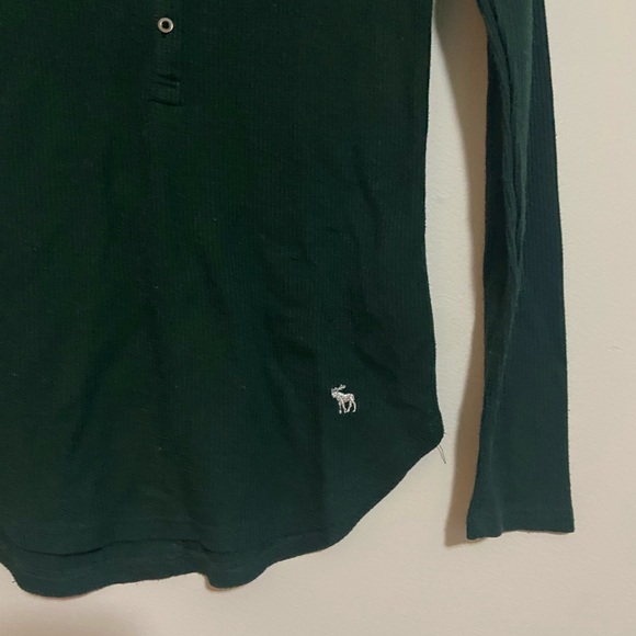 Abercrombie & Fitch Green Waffle Tee long sleeve (M) - Picture 3 of 7